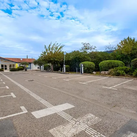 Отель Puget-sur-argens