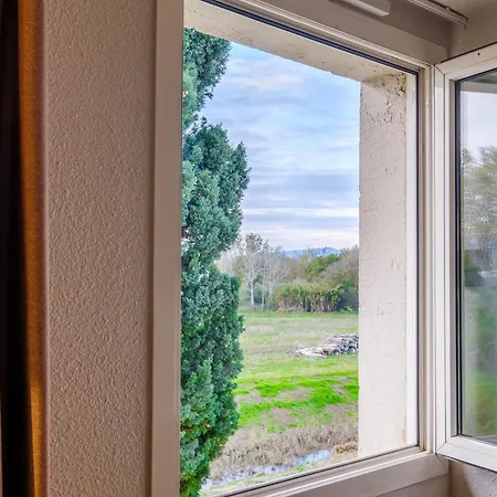 Puget-sur-argens Отель