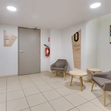 Puget-sur-argens Отель 2*